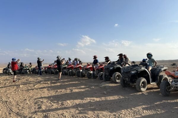 Quad + déjeuner et accès piscine au Bédouin + transport
