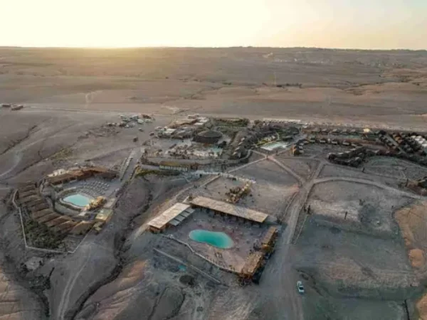 Dromadaire ou Quad + Accès piscine et dîner au Bédouin + Transport